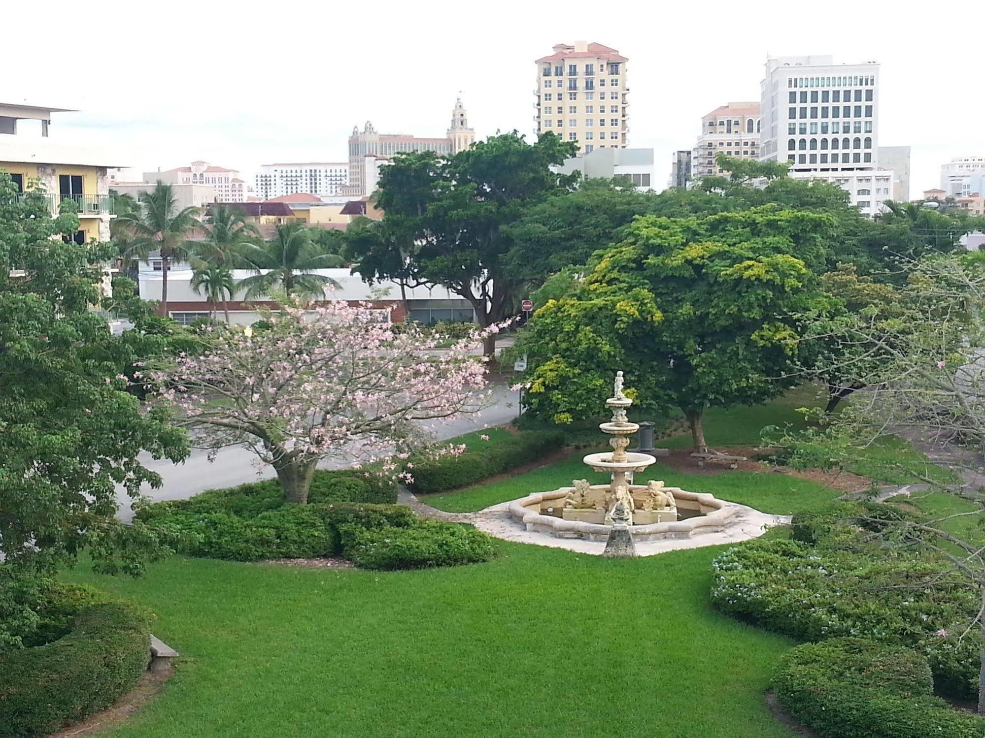 Hotel Chateaubleau Coral Gables Buitenkant foto